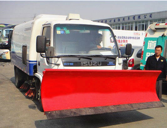 五十鈴鏟雪<a href=http://m.njsjdq.com/saoluche/ target=_blank class=infotextkey>掃路車</a>