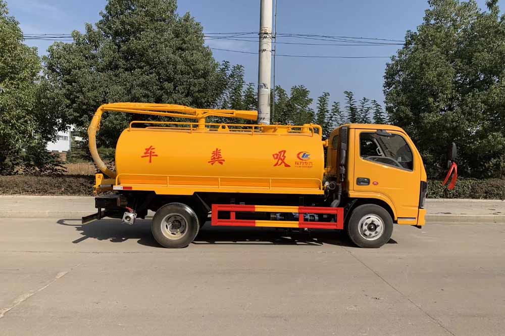 東風多利卡國六5方吸糞車圖片3